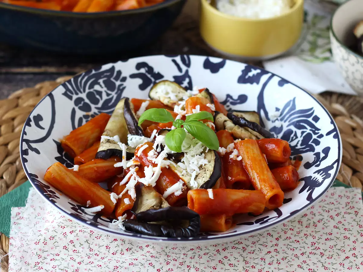 Sicilian-Style Eggplant Pasta, the Easy and Light Version - Pasta alla Norma