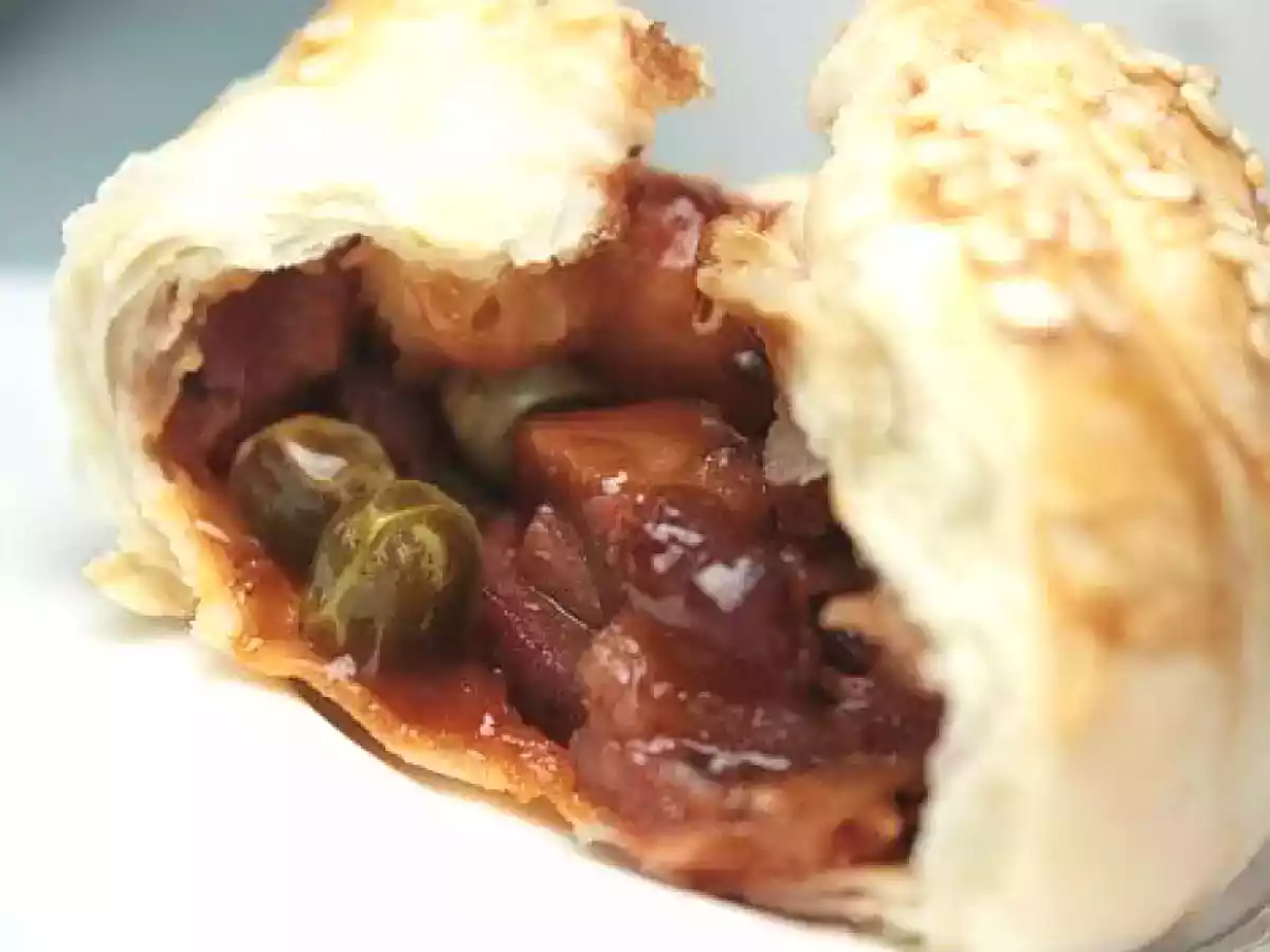 Siew Pau (Baked BBQ Pork Buns) - photo 2