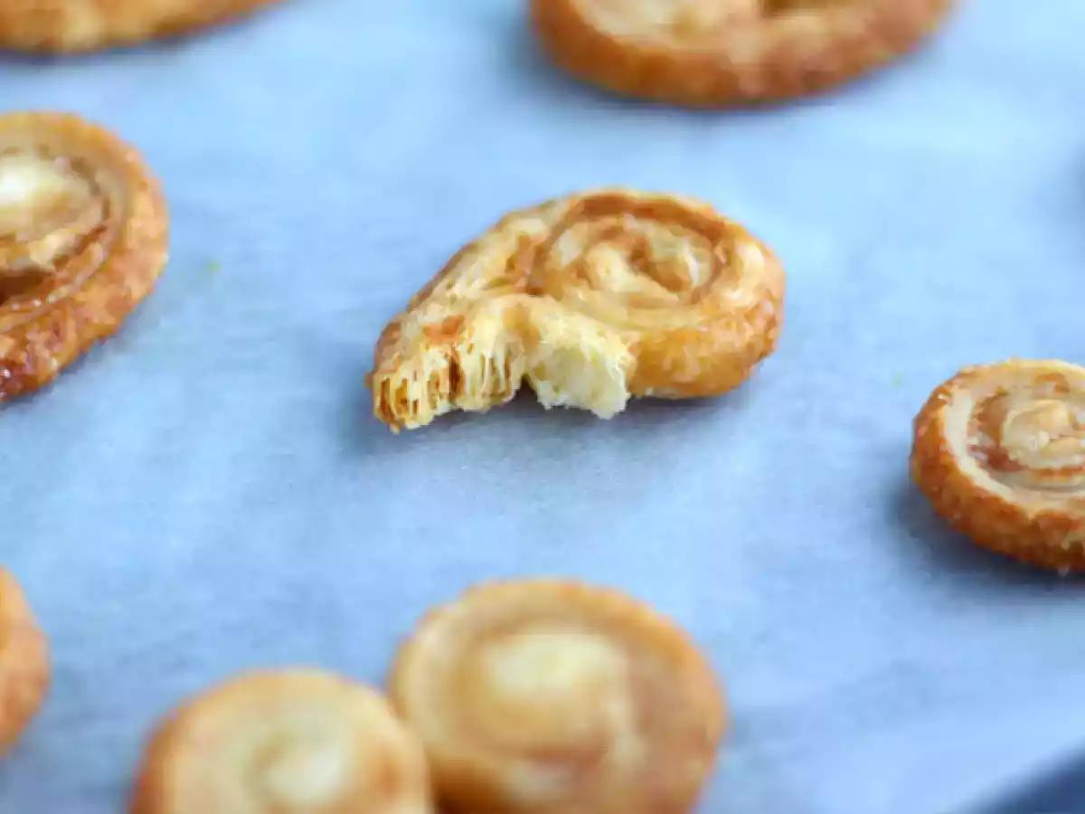 Simple and quick puff pastry palmiers - photo 4