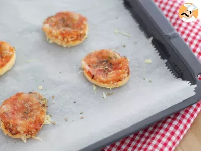 Simple mini pizzas - Video recipe ! - photo 3