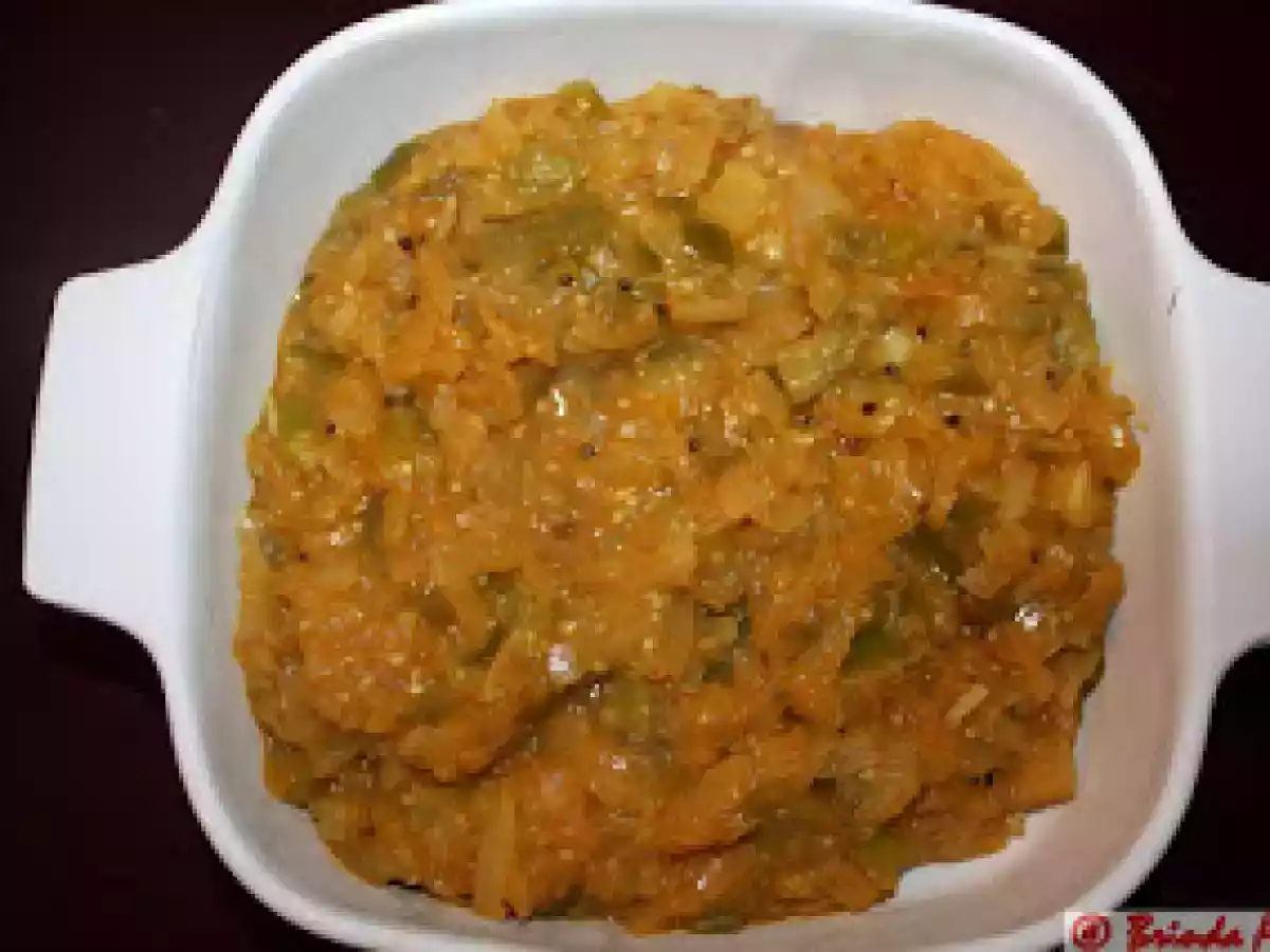 Simple Tomatillo Onion curry