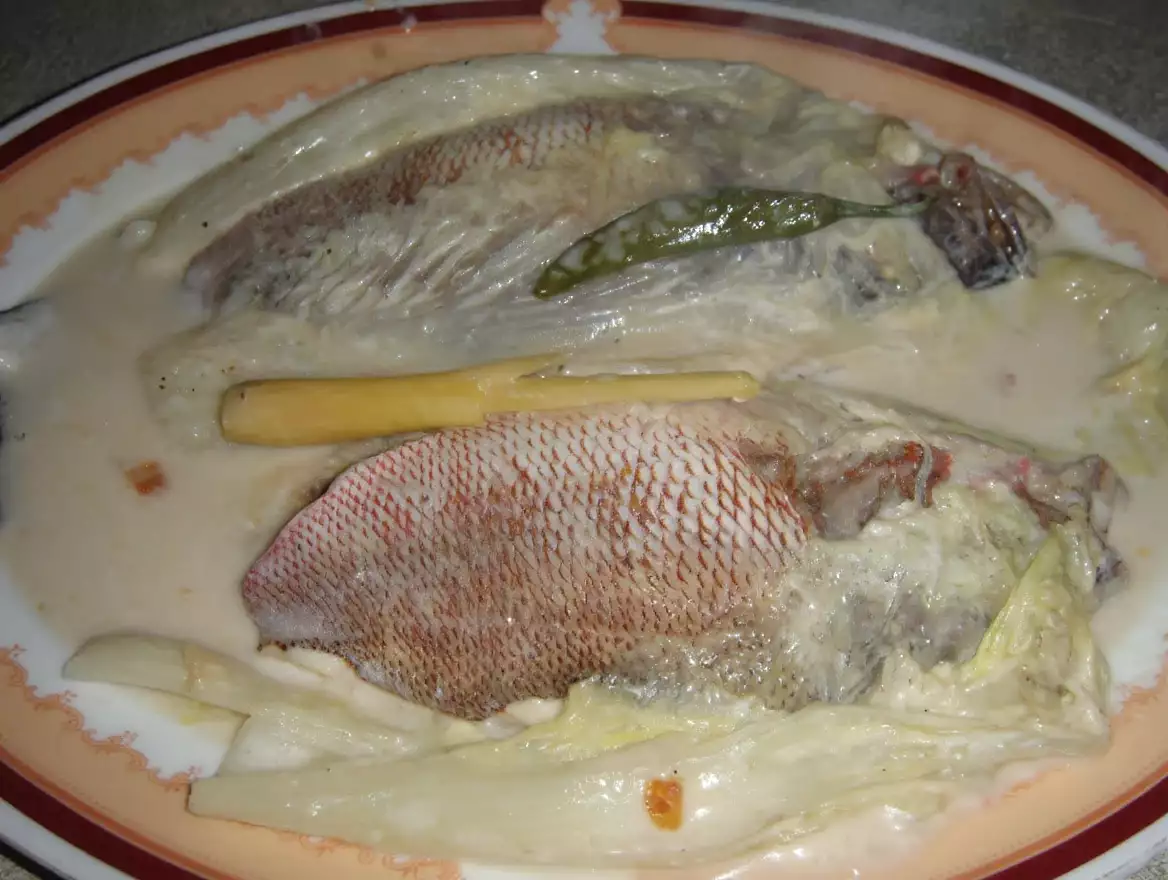 Sinanglay or ginataang isda (fish cooked in coconut milk)