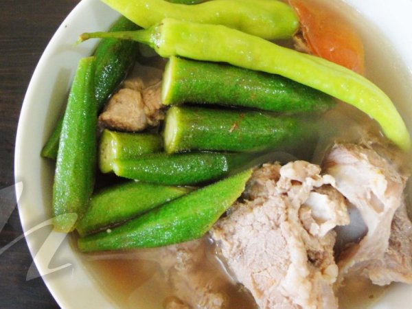 Sinigang na Buto-buto ng Baboy (Pork Bones in Tamarind Broth)