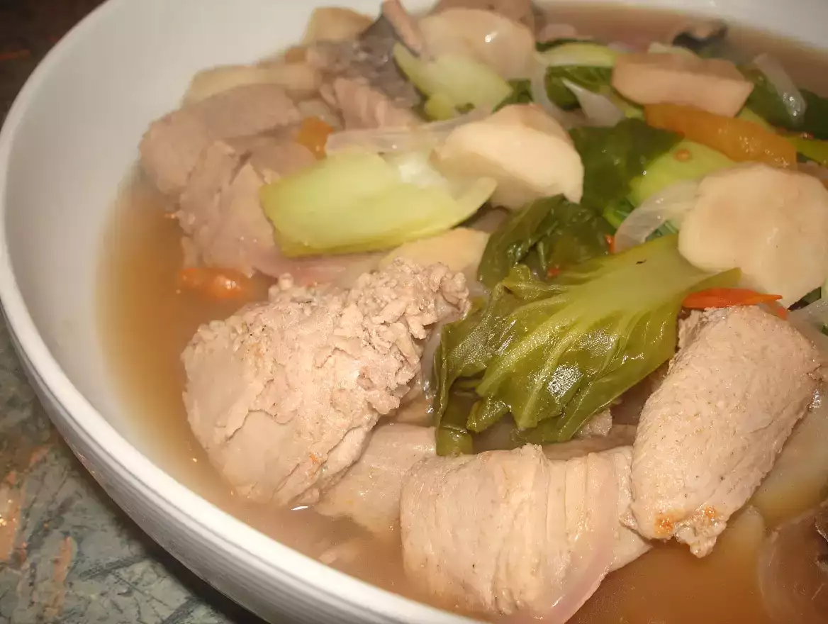 Tuna stew in tamarind recipe: sinigang na tuna