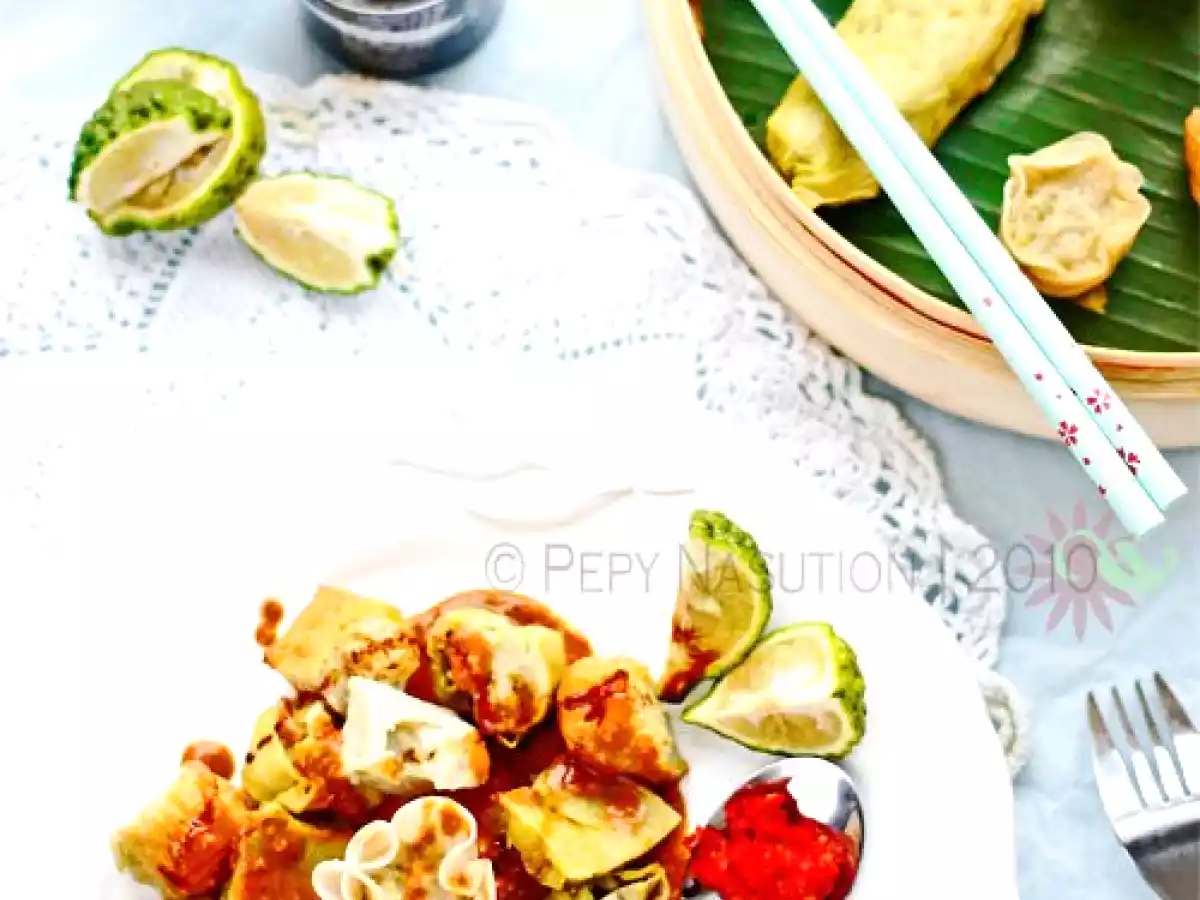 Siomay Bandung (Bandung Style Steamed Dumplings with Peanut Sambal) Recipe