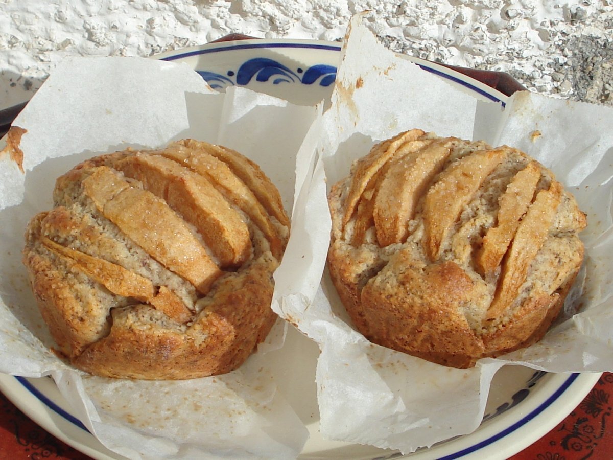 Small fascinating apple hazelnut cakes - photo 2