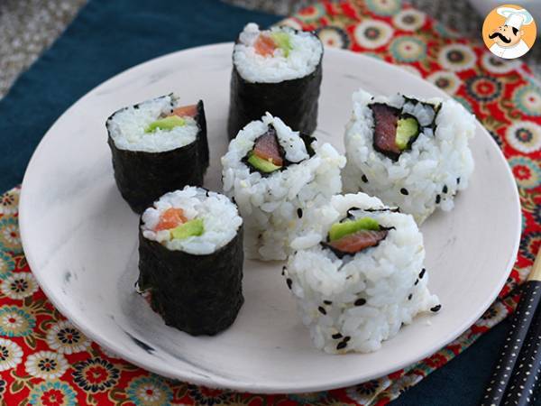 Smoked salmon and avocado maki rolls - photo 4