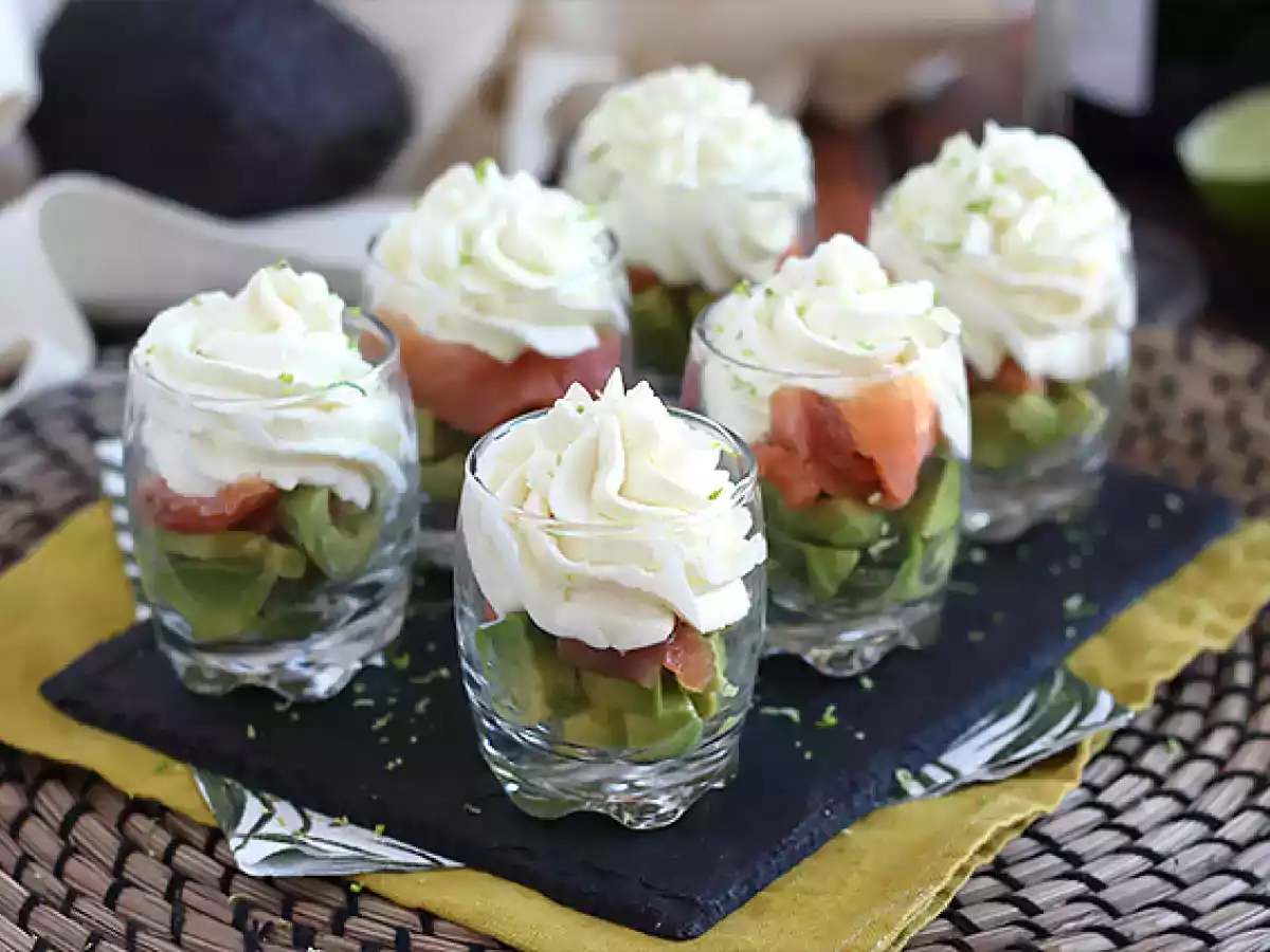 Smoked salmon and avocado verrines - photo 2