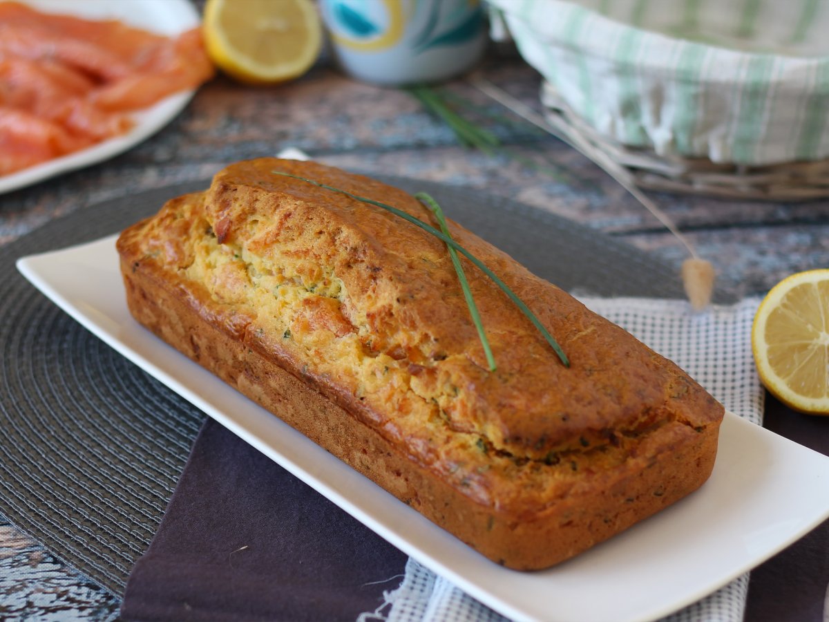 Smoked salmon, lemon and chives loaf cake - photo 3