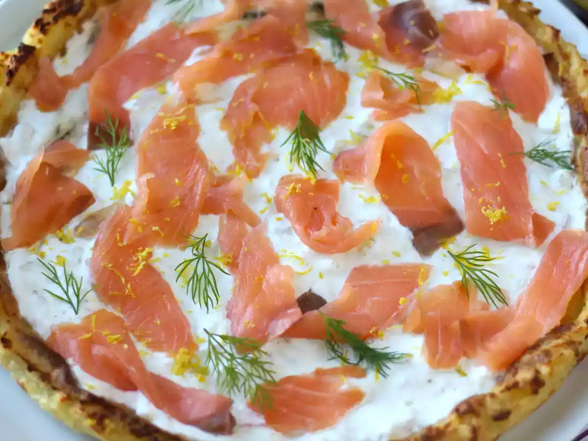 Smoked salmon tart with potato base - photo 4