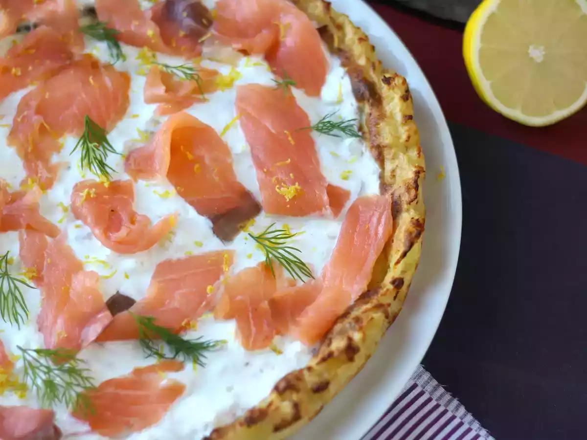 Smoked salmon tart with potato base - photo 6