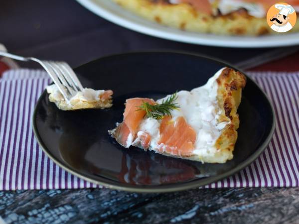 Smoked salmon tart with potato base - photo 2