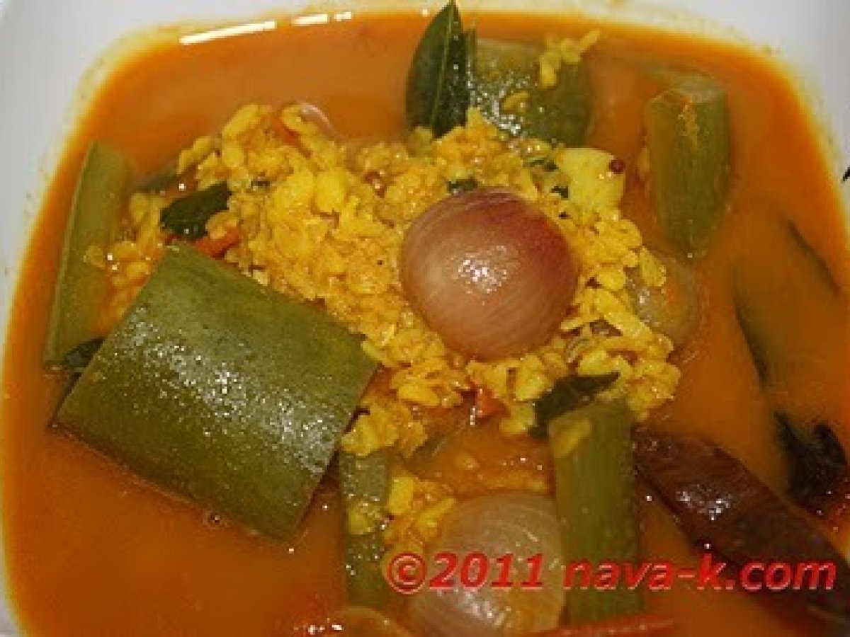 Snake Gourd And Green Peas Curry