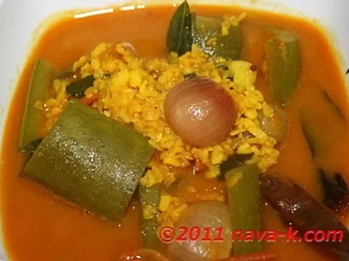 Snake Gourd And Green Peas Curry