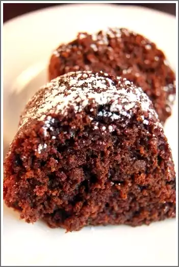 Snowball cake: vegan chocolate applesauce recipe