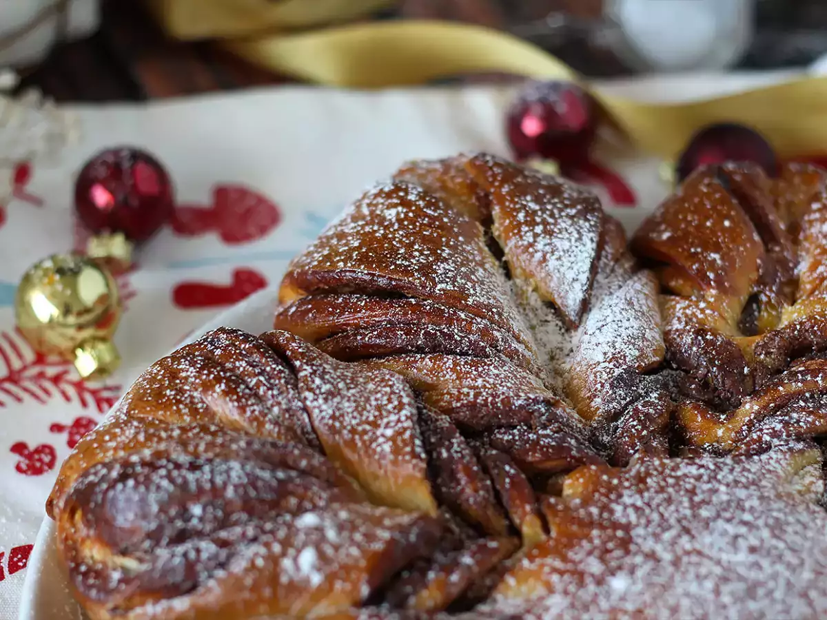 Snowflake brioche with chocolate-hazelnut spread - photo 4