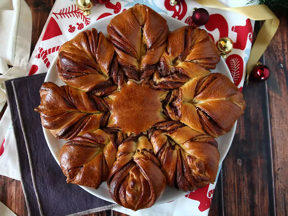 Snowflake brioche with nutella