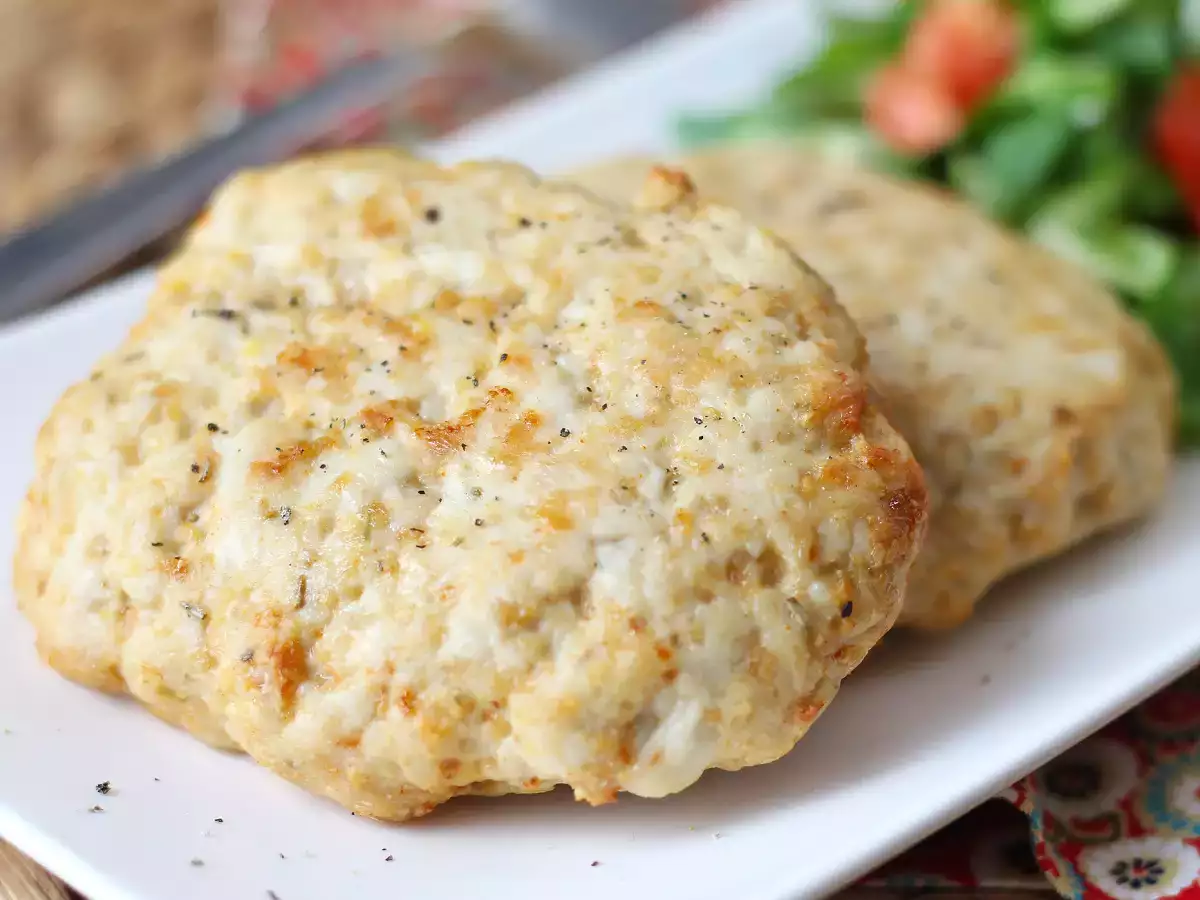 Soft and juicy chicken burgers made in an air fryer - photo 2