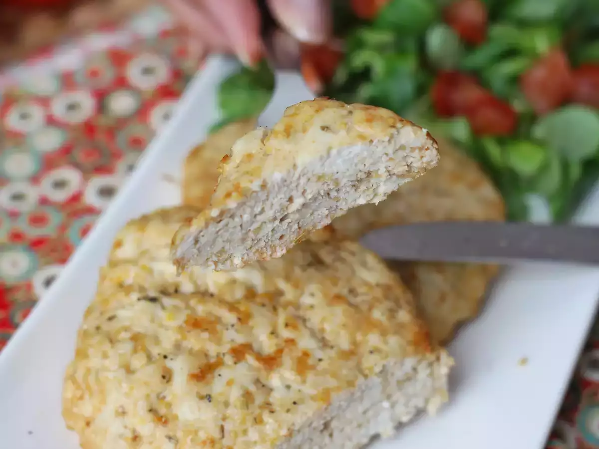Soft and juicy chicken burgers made in an air fryer - photo 3