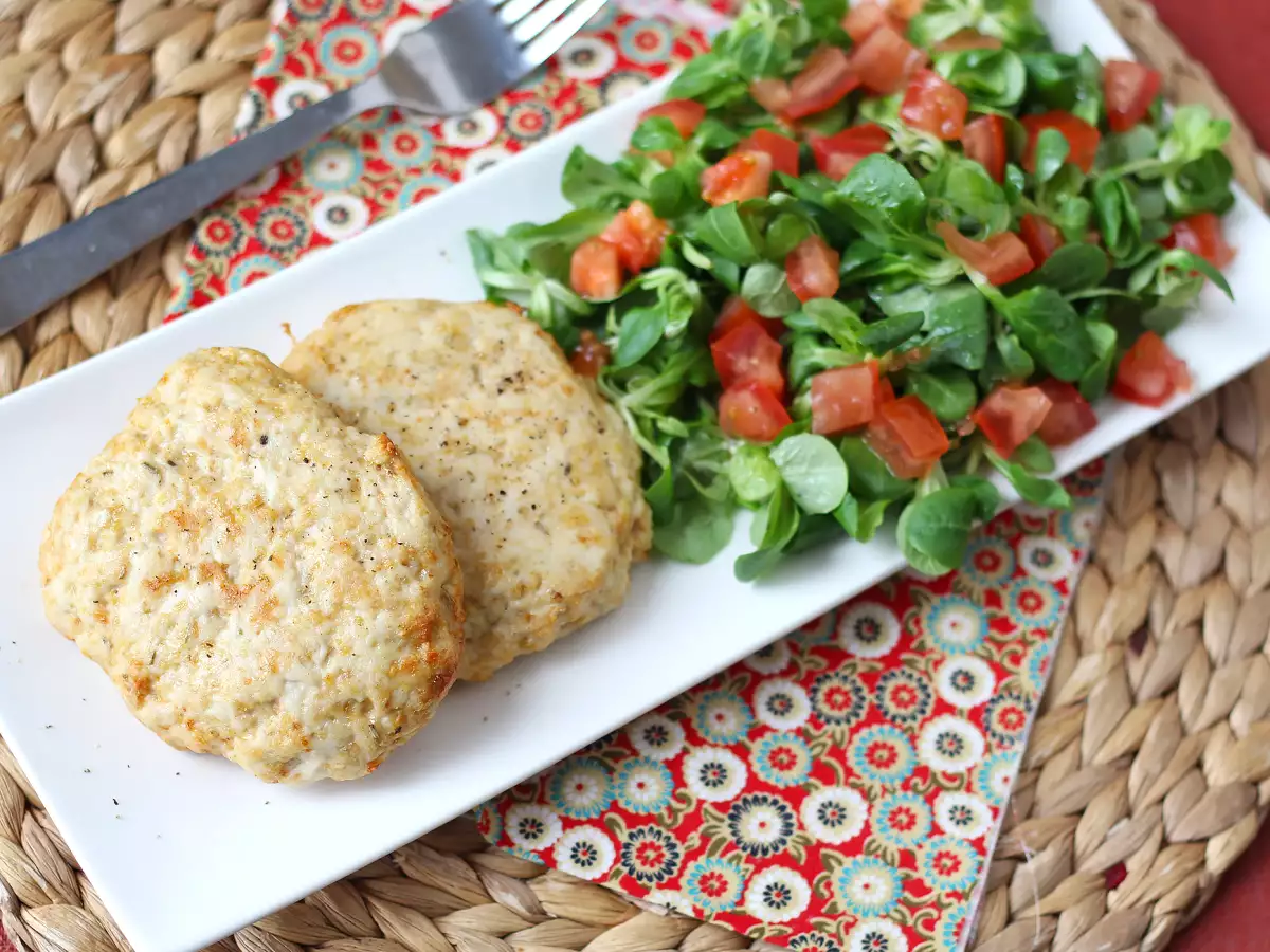 Soft and juicy chicken burgers made in an air fryer - photo 6