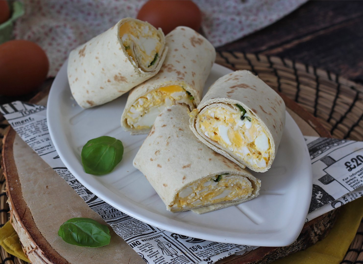 Soft and super proteinpacked egg and feta wrap Recipe Petitchef
