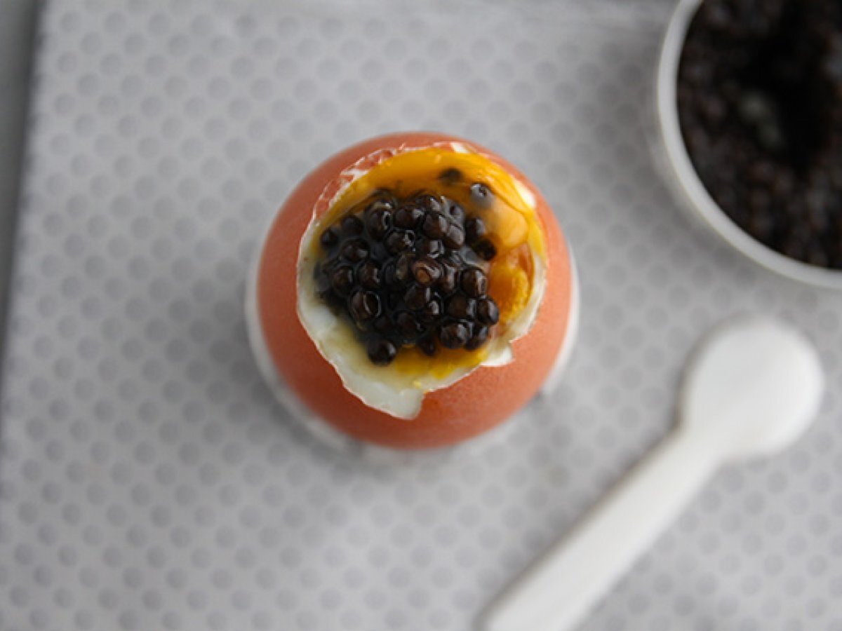 Soft-boiled egg with caviar - photo 2