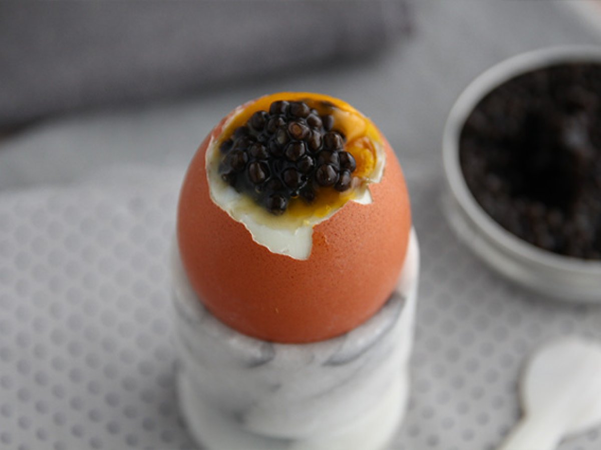 Soft-boiled egg with caviar - photo 3