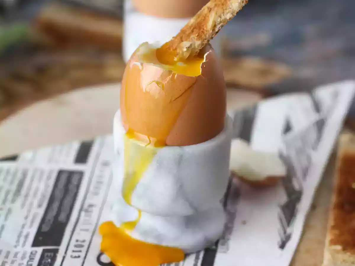 Soft-boiled eggs cooked in airfryer - photo 2