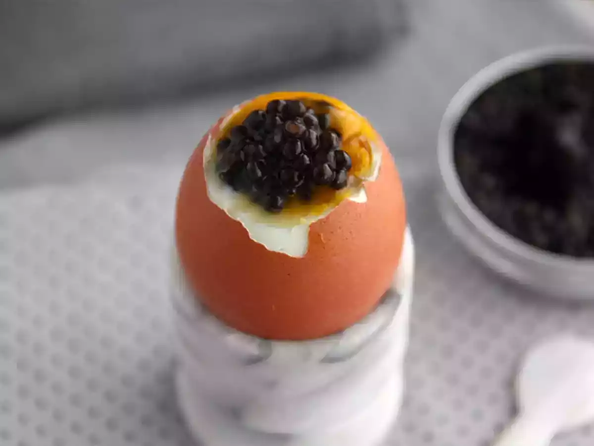 Soft-boiled eggs with caviar - photo 3
