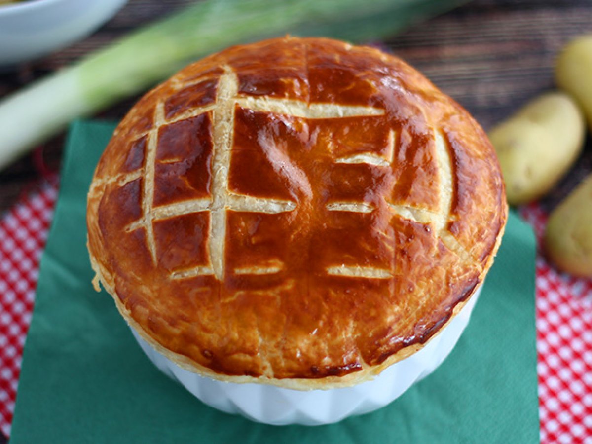 Soup in puff pastry - photo 2