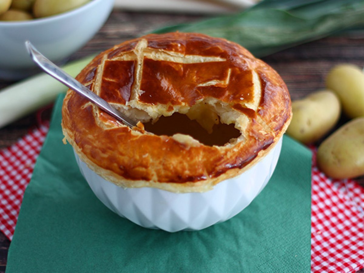 Soup in puff pastry - photo 3