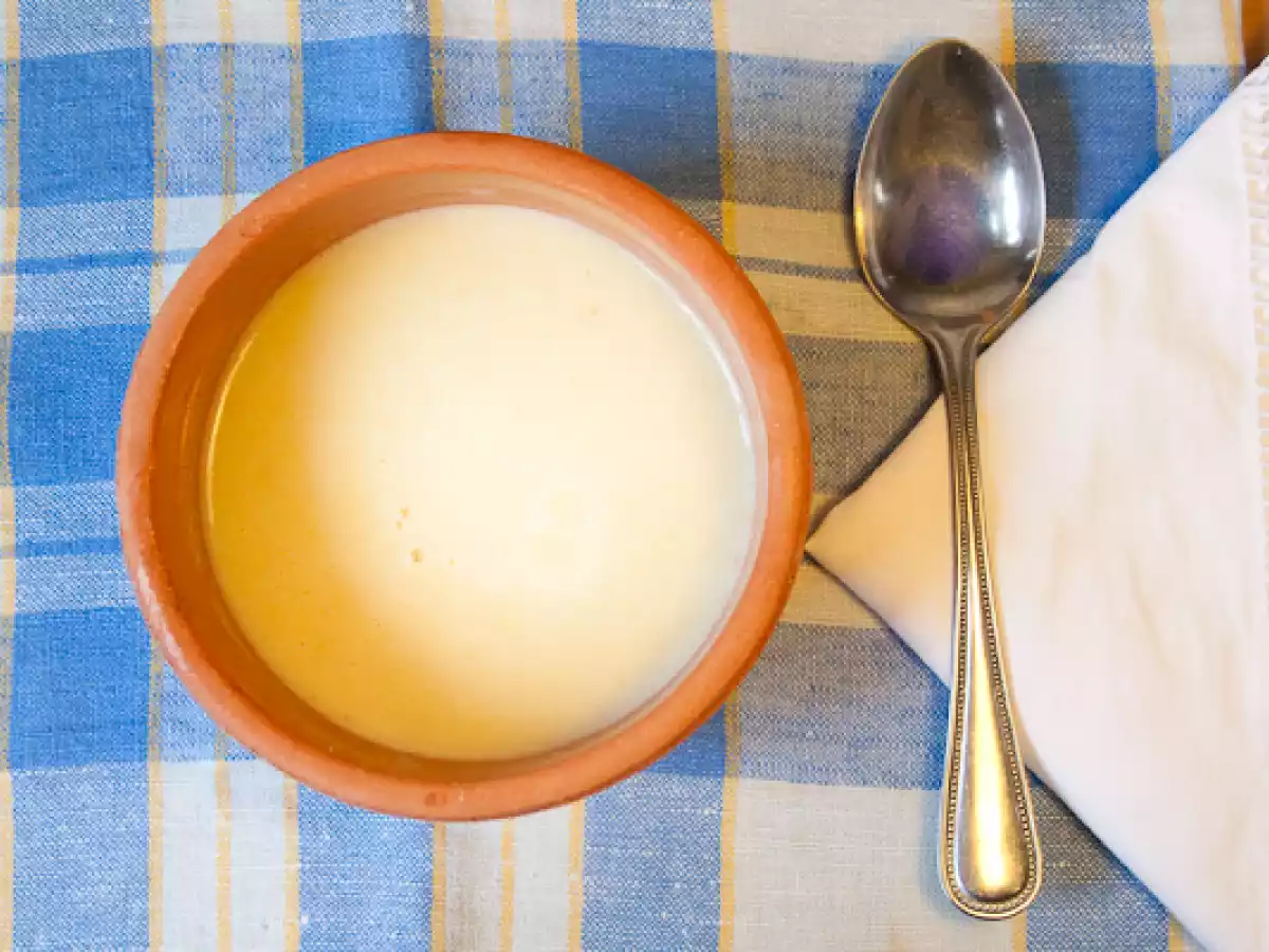 Soup of celery root and apple