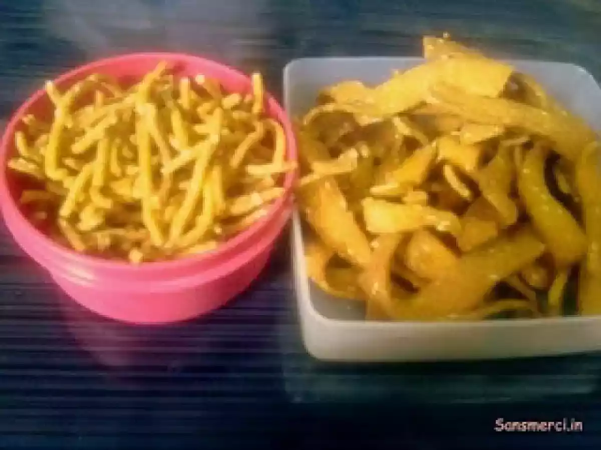 Soy Flour Thenkuzhal and Ribbon Pakoda Recipe - photo 2