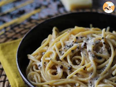 Spaghetti cacio e pepe: 3 ingredients, an explosion of flavor! - photo 6