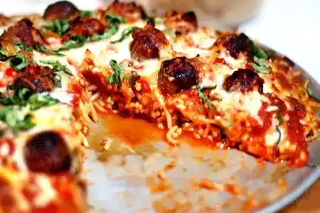 Spaghetti & meatballs pizza recipe