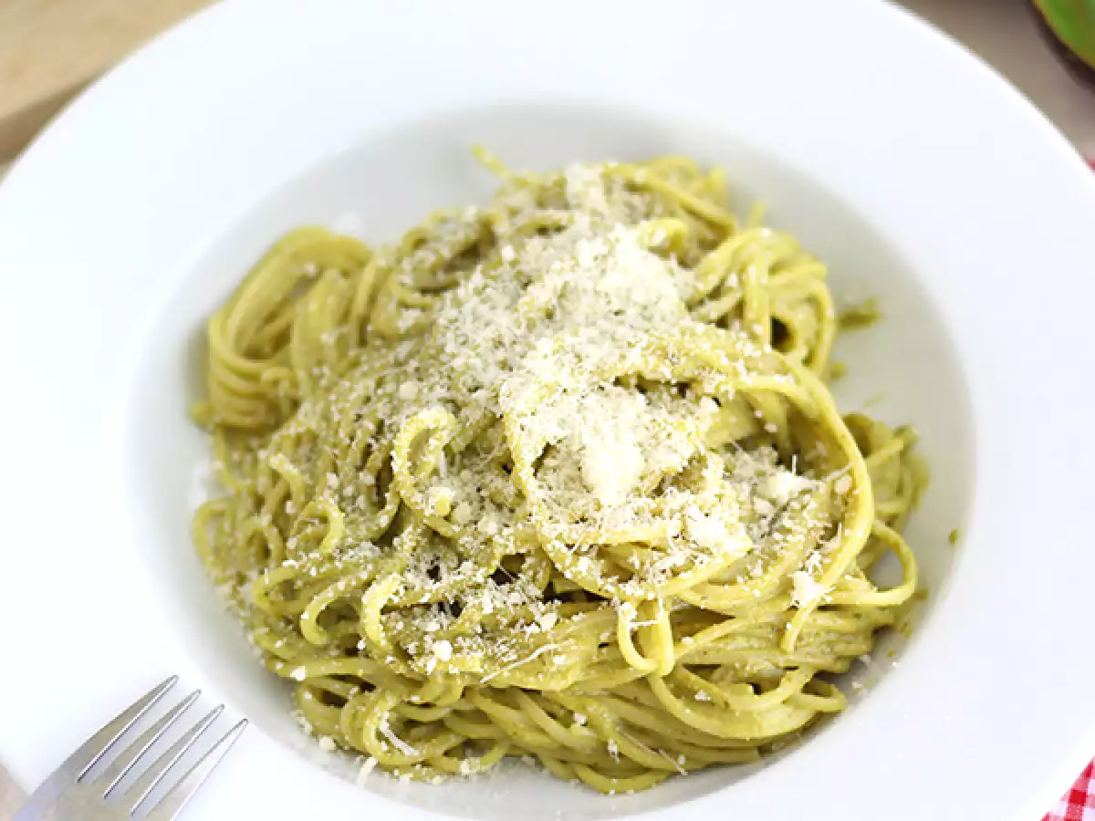 Spaghetti with avocado carbonara sauce - photo 2