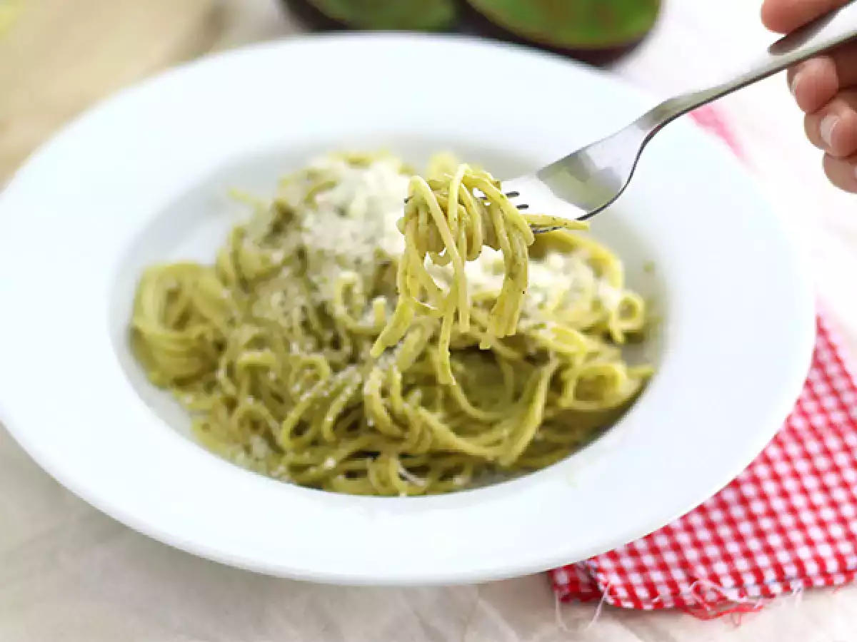 Spaghetti with avocado carbonara sauce - photo 3