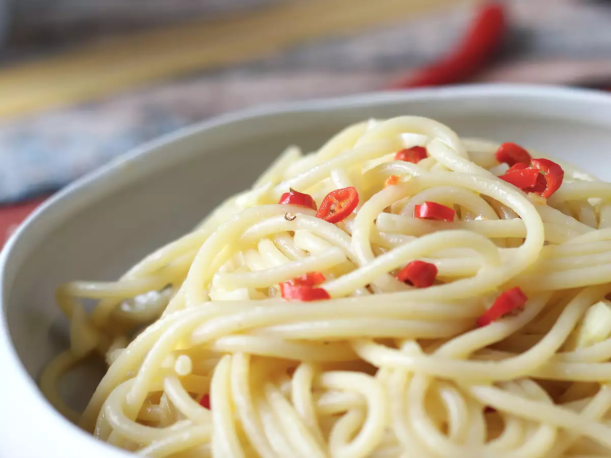 Spaghetti with garlic, oil and chili: Italy’s traditional last-minute dish - photo 2