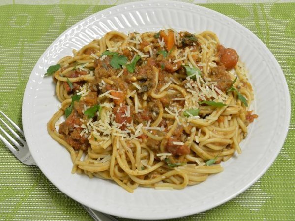 Spaghetti with mushroom bolognese