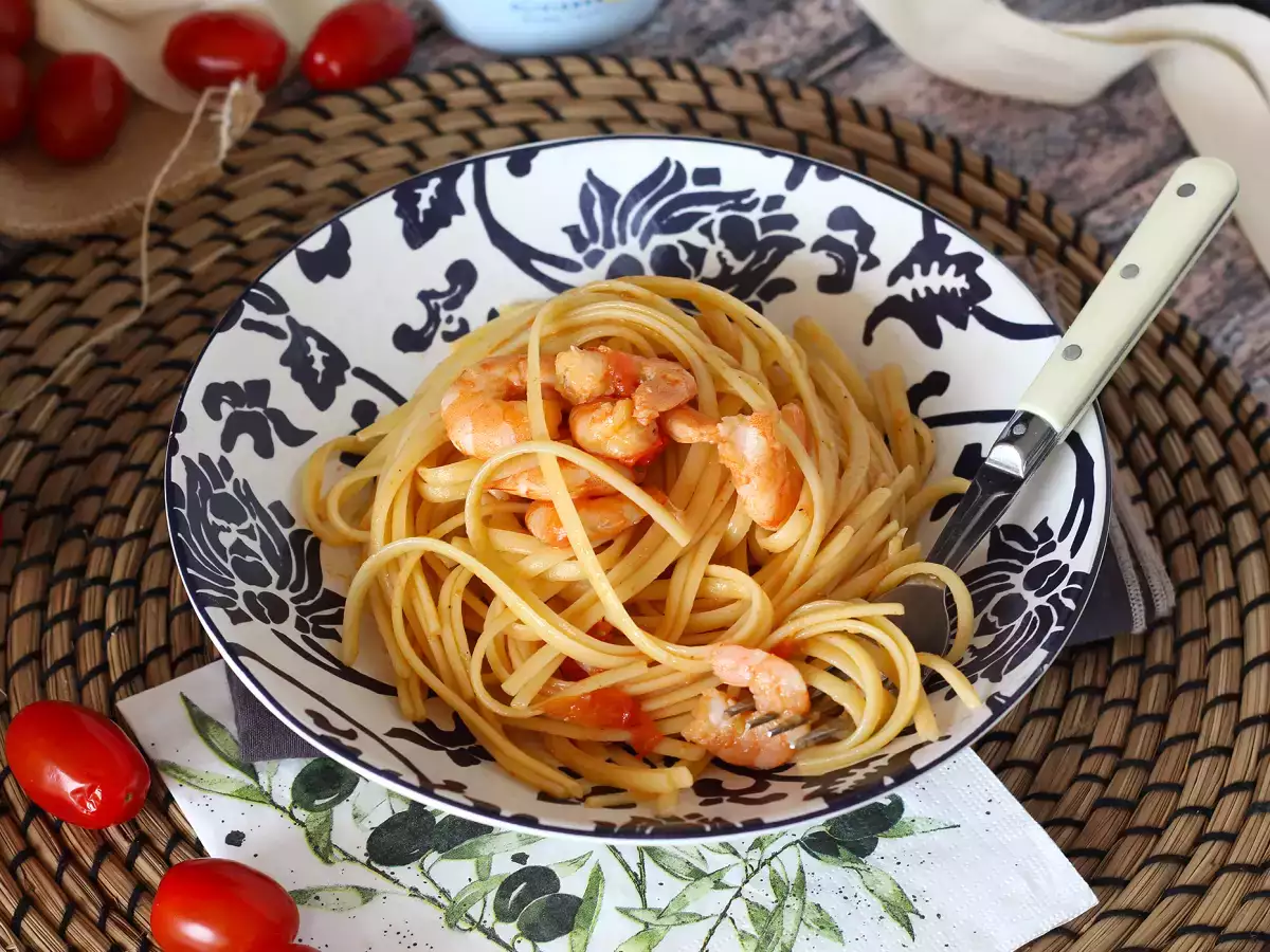 Spaghetti with shrimp and cherry tomatoes: a quick, tasty pasta dish - photo 5