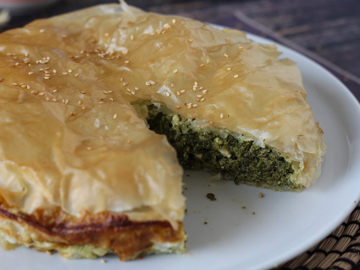 Spanakopita, the Greek pie with spinach and feta super easy to prepare - photo 2