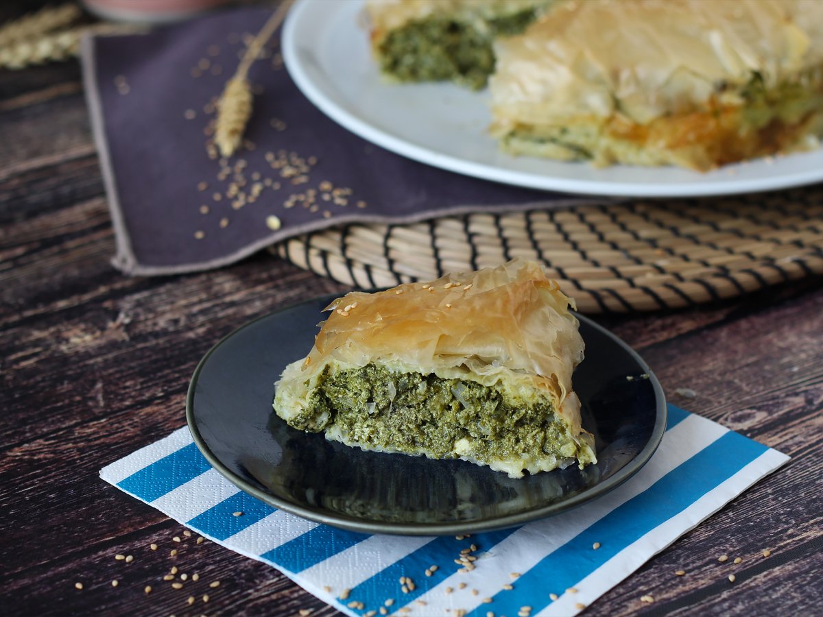 Spanakopita, the Greek pie with spinach and feta super easy to prepare - photo 3