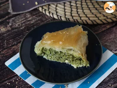 Spanakopita, the Greek pie with spinach and feta super easy to prepare