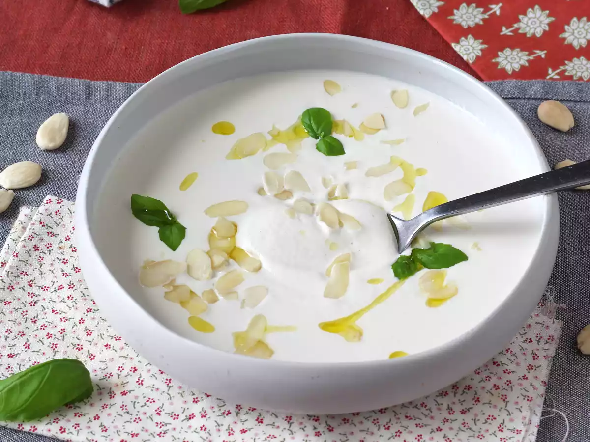Spanish ajoblanco Andaluz: the cold soup that always appeals in the summertime - photo 4