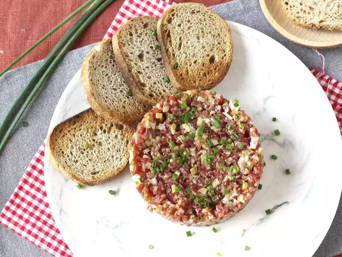 Spanish fuet tartar: an express version of classic steak tartar - photo 2