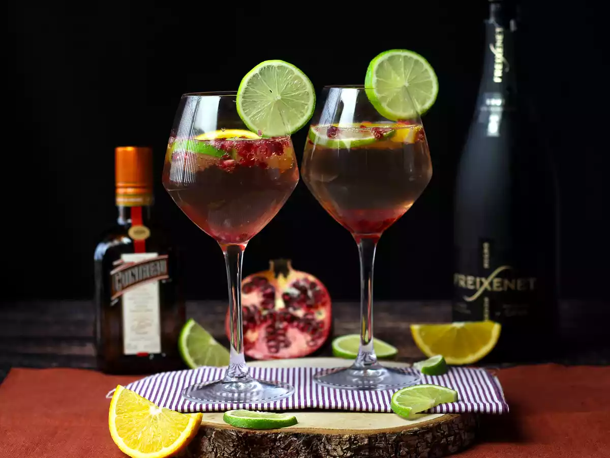 Sparkling wine sangria: the refreshing cocktail, star of the party