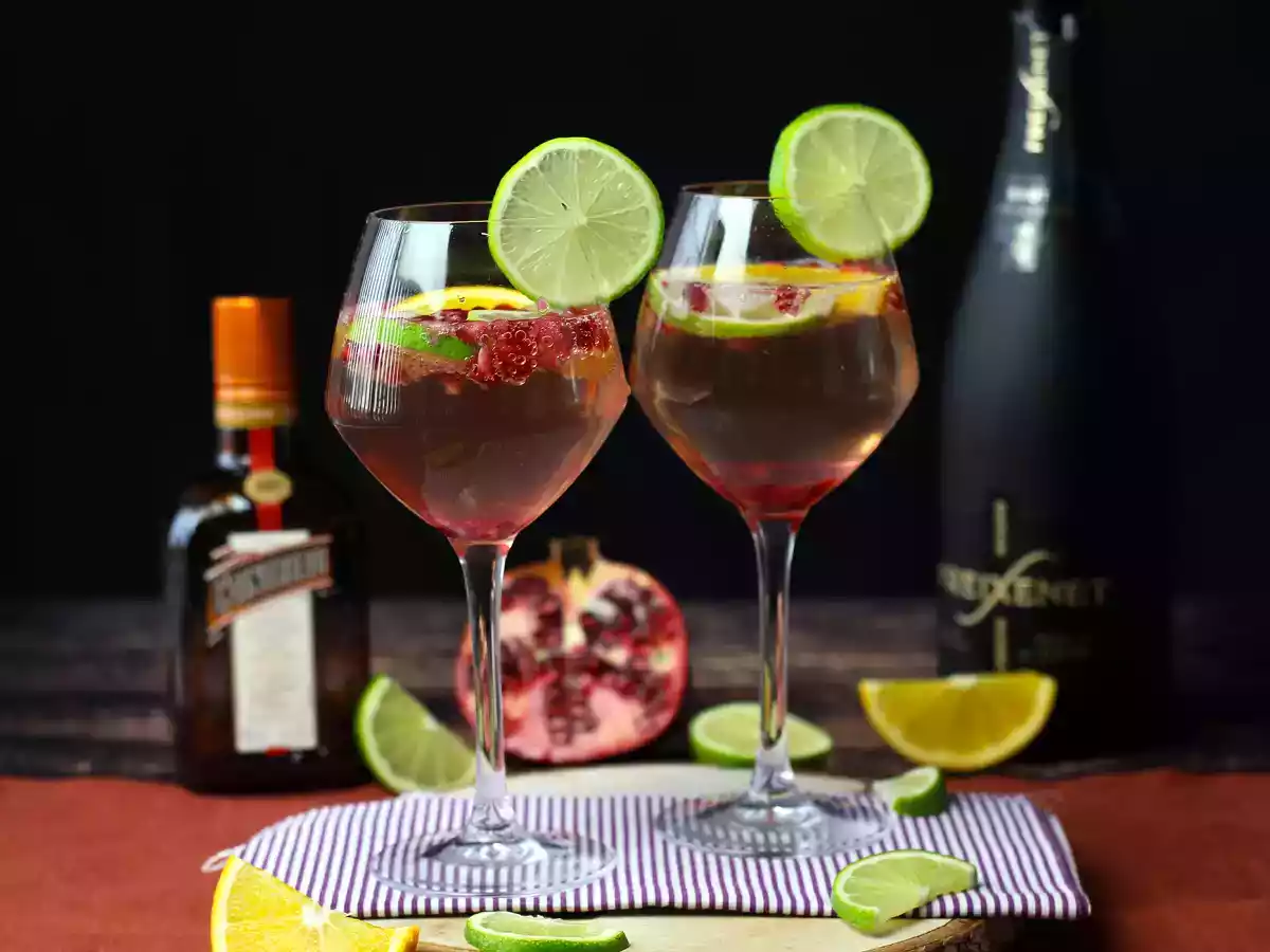 Sparkling wine sangria: the refreshing cocktail, star of the party - photo 3