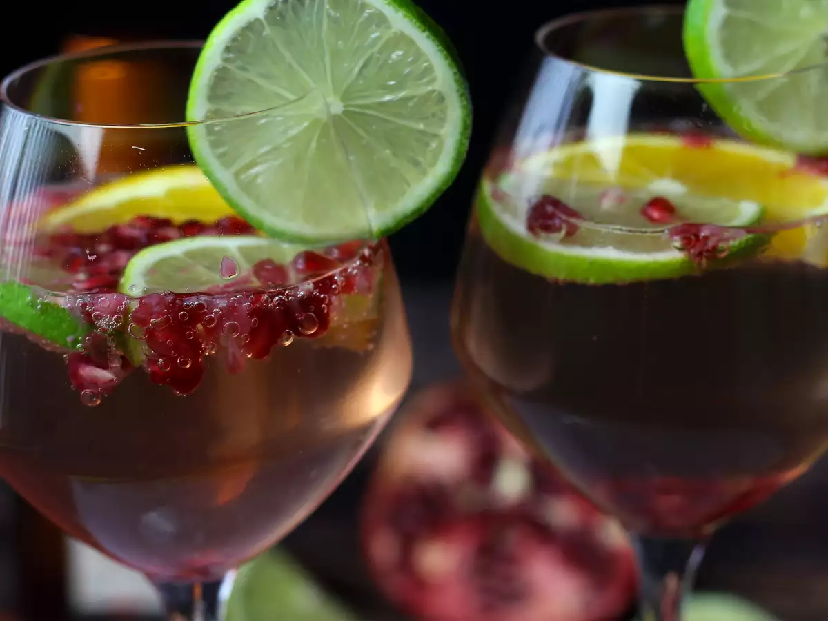 Sparkling wine sangria: the refreshing star of the party - photo 2