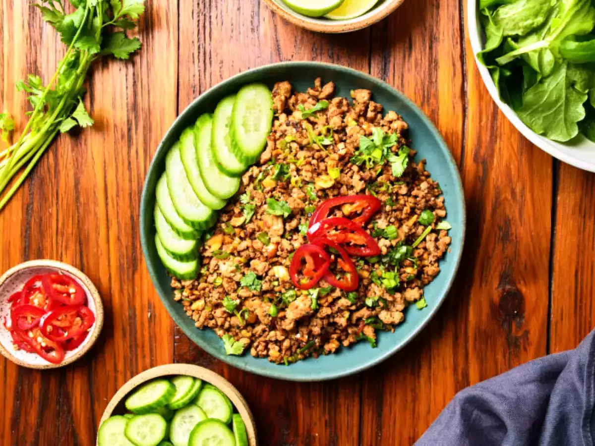 Spicy Chicken Lettuce Wraps