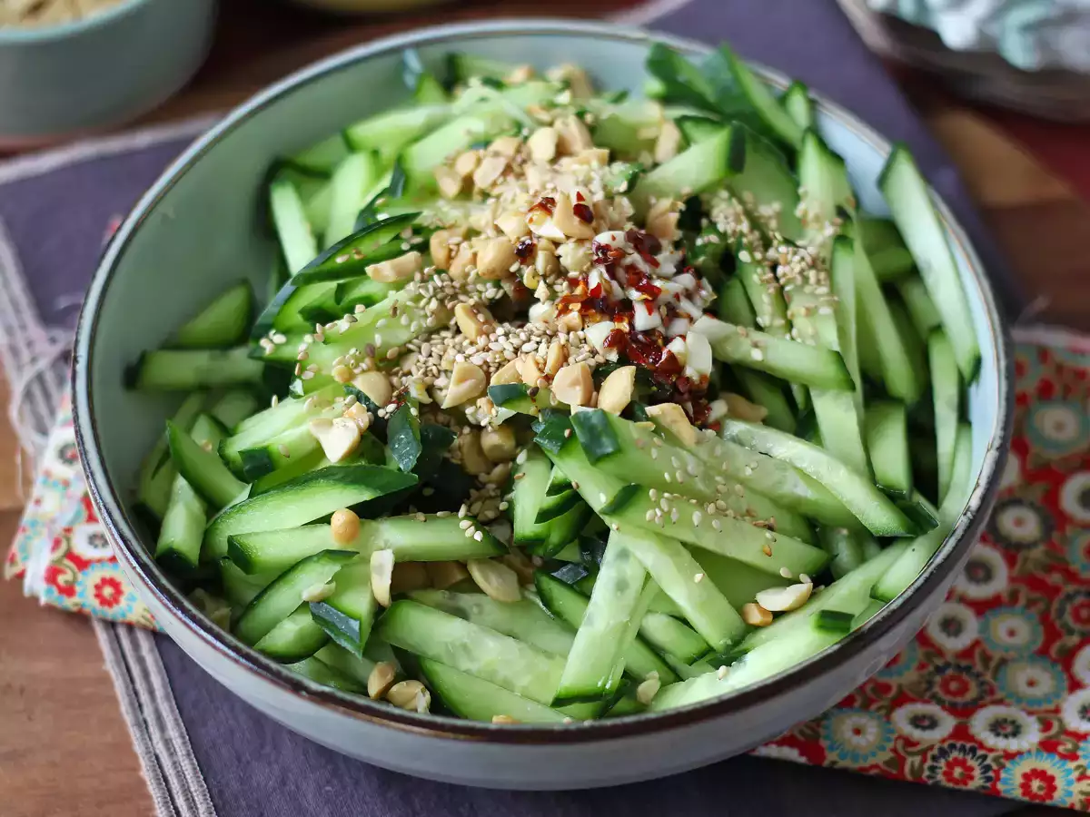 Spicy cucumber salad with peanuts - photo 2